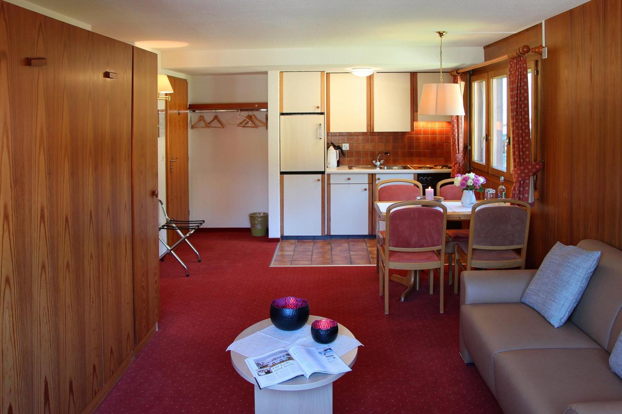Aparthotel Ambassador Bellwald Quarto foto
