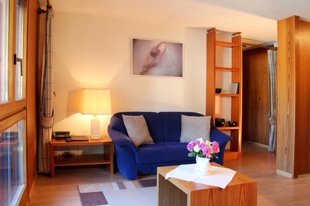 Aparthotel Ambassador Bellwald Quarto foto